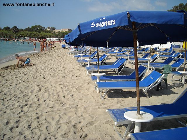 Spiaggia di sabbia bianca a Siracusa Lido Sayonara Fontane Bianche